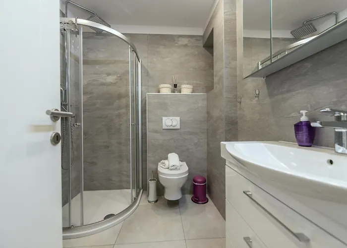 Daire Luxury Purple Summer Sea View