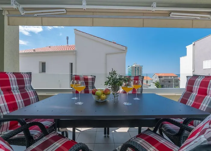 Daire Luxury Purple Summer Sea View Makarska