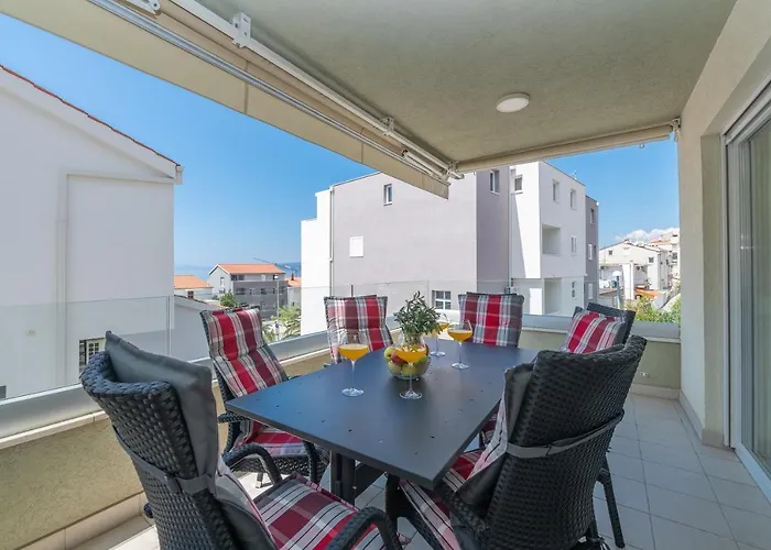 Daire Luxury Purple Summer Sea View Makarska